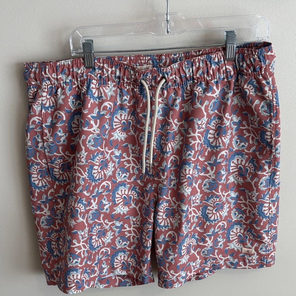 Faherty Mens Swim Trunks XXL Red Blue Floral Recycled Polyester Board Shorts 7"